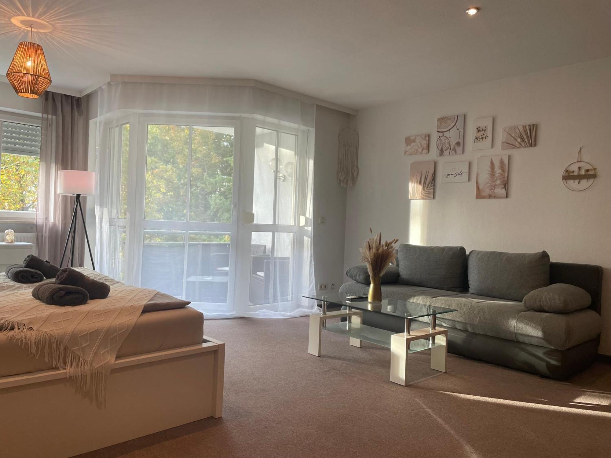 Kingsize Bett Boho Apartment Mit Tiefgarage Naehe Salzburg Freilassing Buitenkant foto